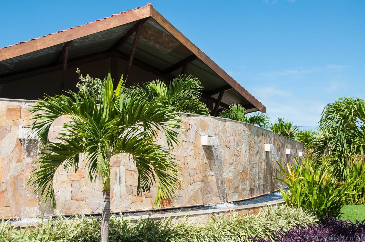 Apto Oka Beach Residence Порту-де-Галиньяш Экстерьер фото